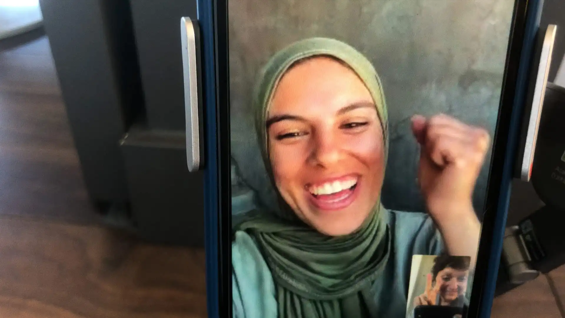 Fatma Hassona in Put Your Soul on Your Hand and Walk